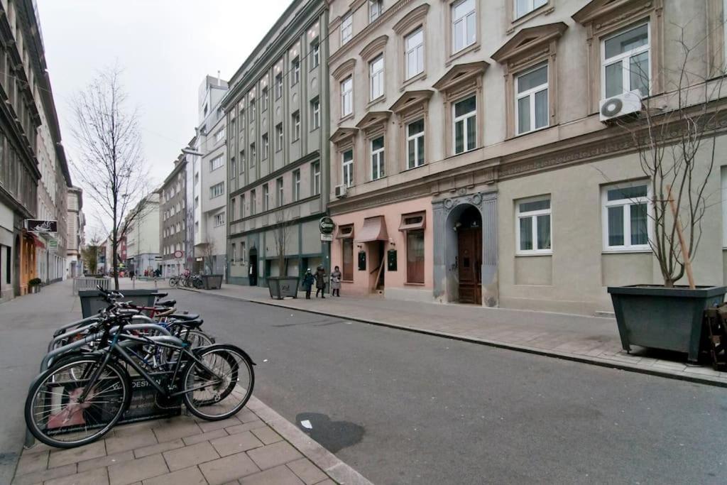 Central Apartment Vienna City Center Zewnętrze zdjęcie